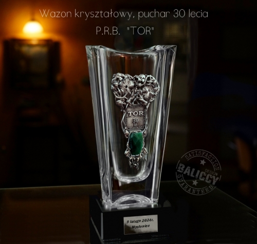 Wazon, puchar to drugi projekt trofeum na 30 lecie firmy P.R.B. "TOR" w Mysłowicach